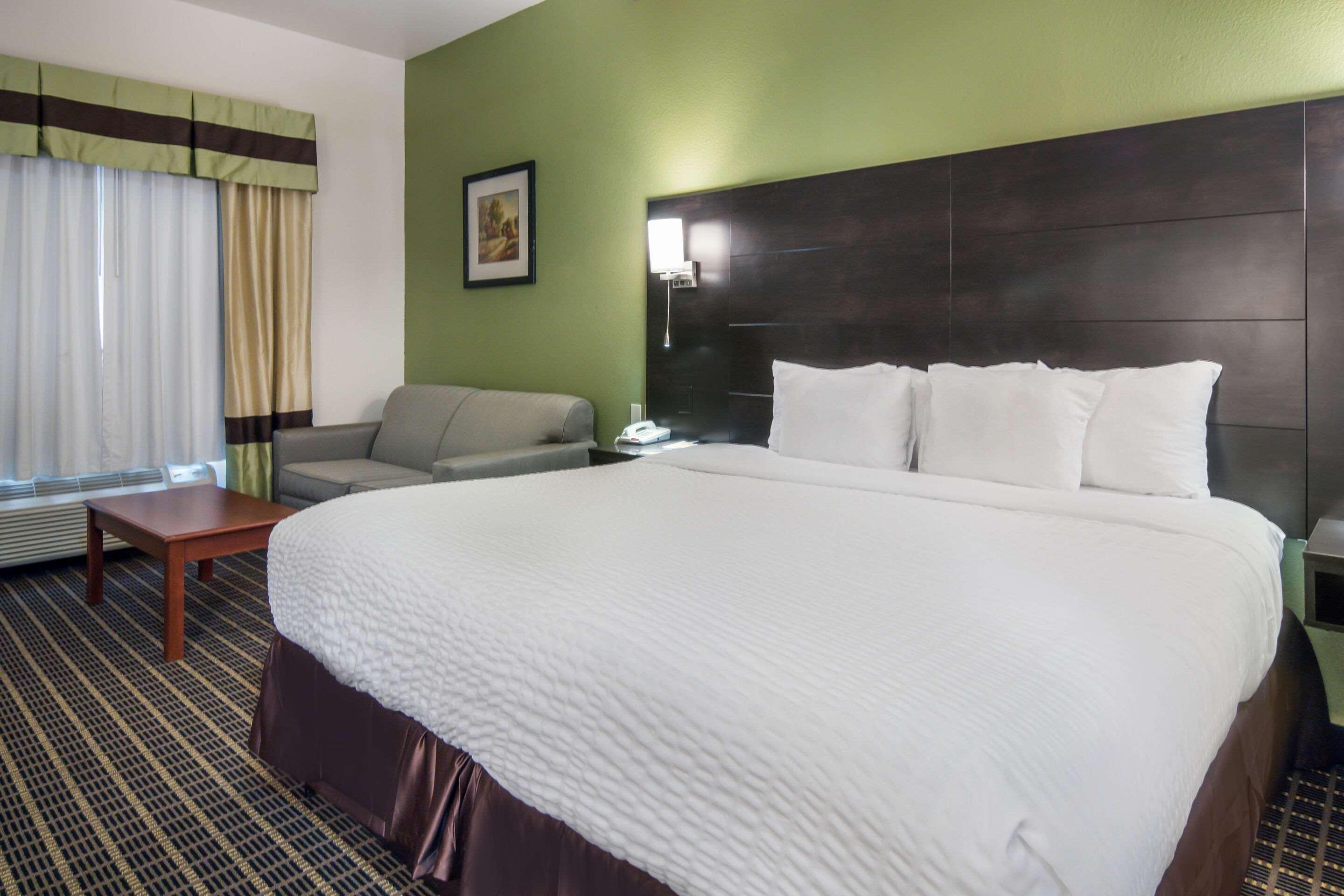 Clarion Inn & Suites Weatherford South Exteriér fotografie