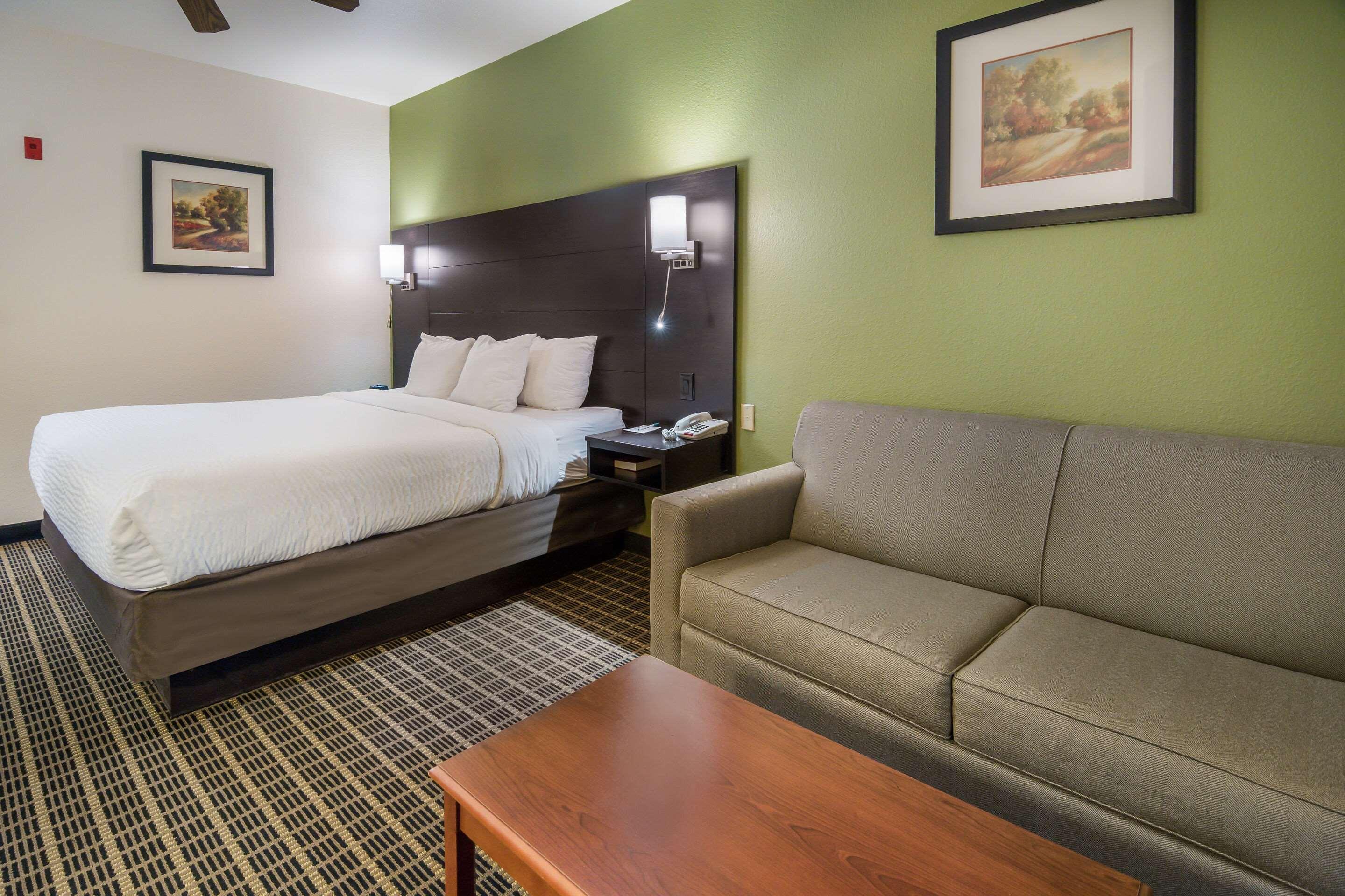 Clarion Inn & Suites Weatherford South Exteriér fotografie