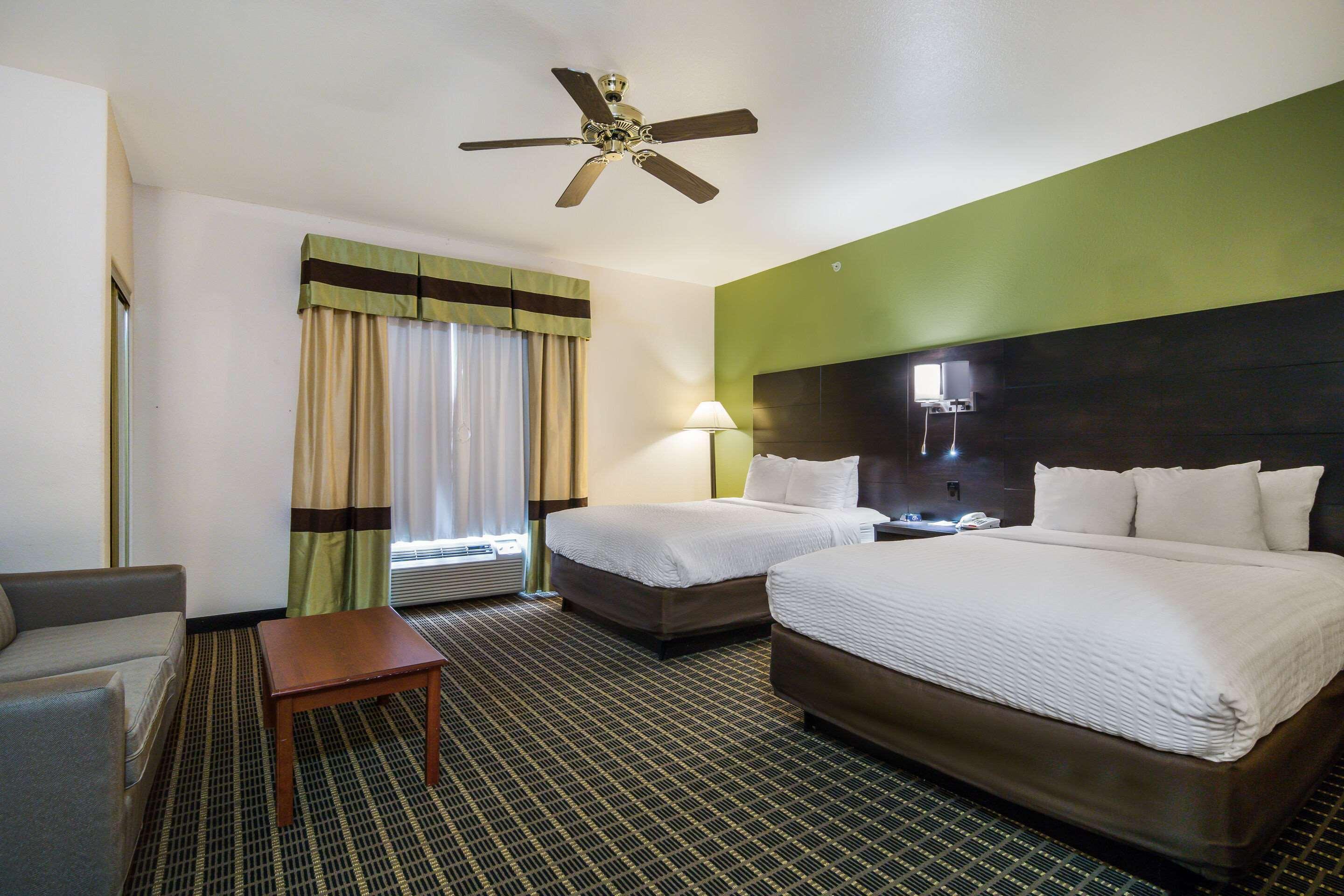 Clarion Inn & Suites Weatherford South Exteriér fotografie