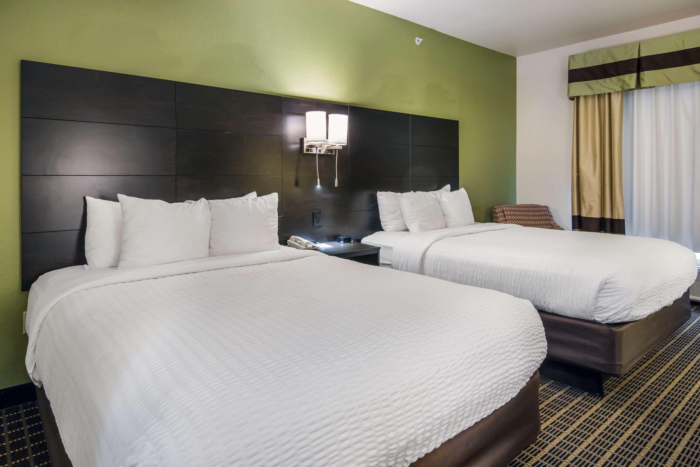 Clarion Inn & Suites Weatherford South Exteriér fotografie