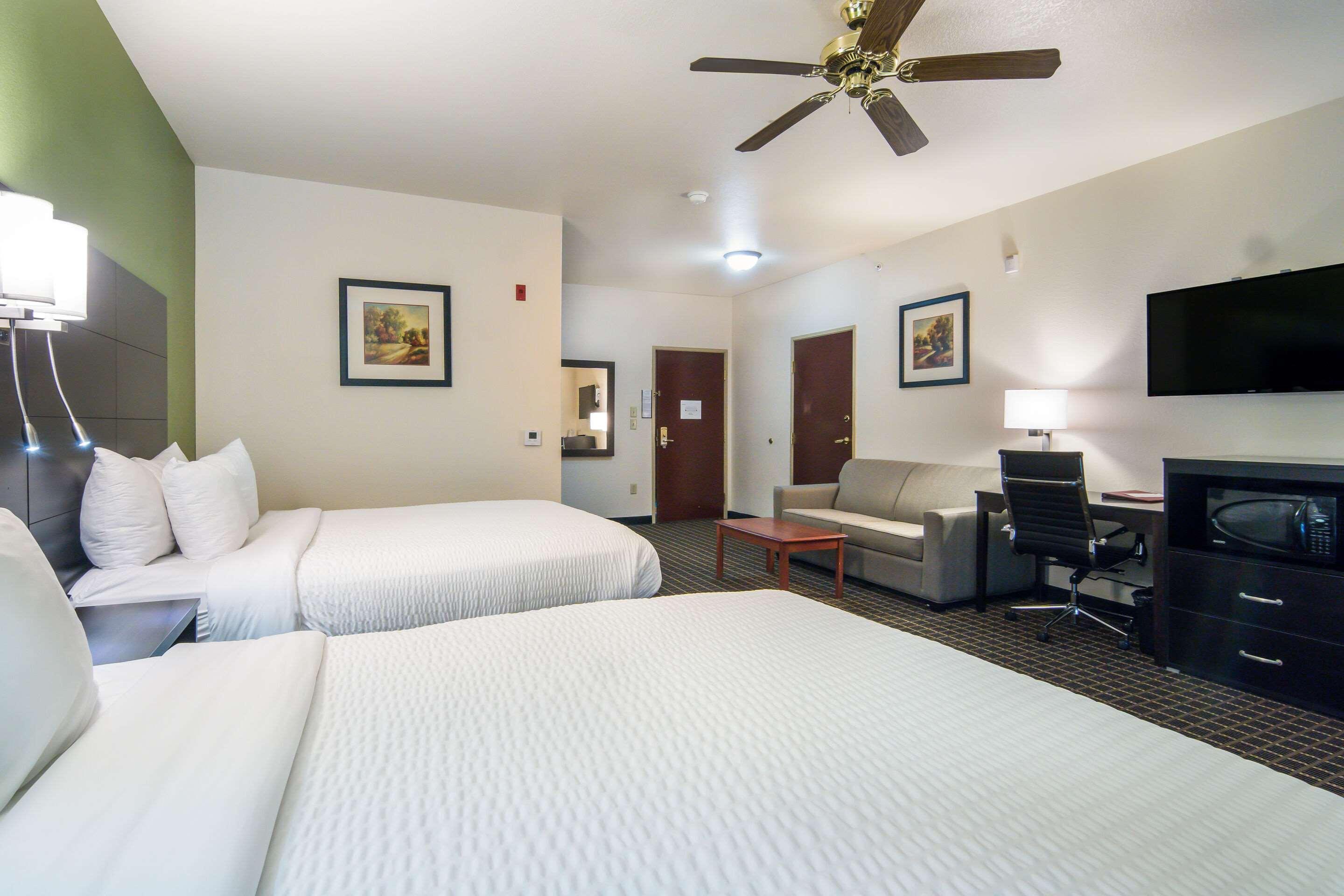 Clarion Inn & Suites Weatherford South Exteriér fotografie