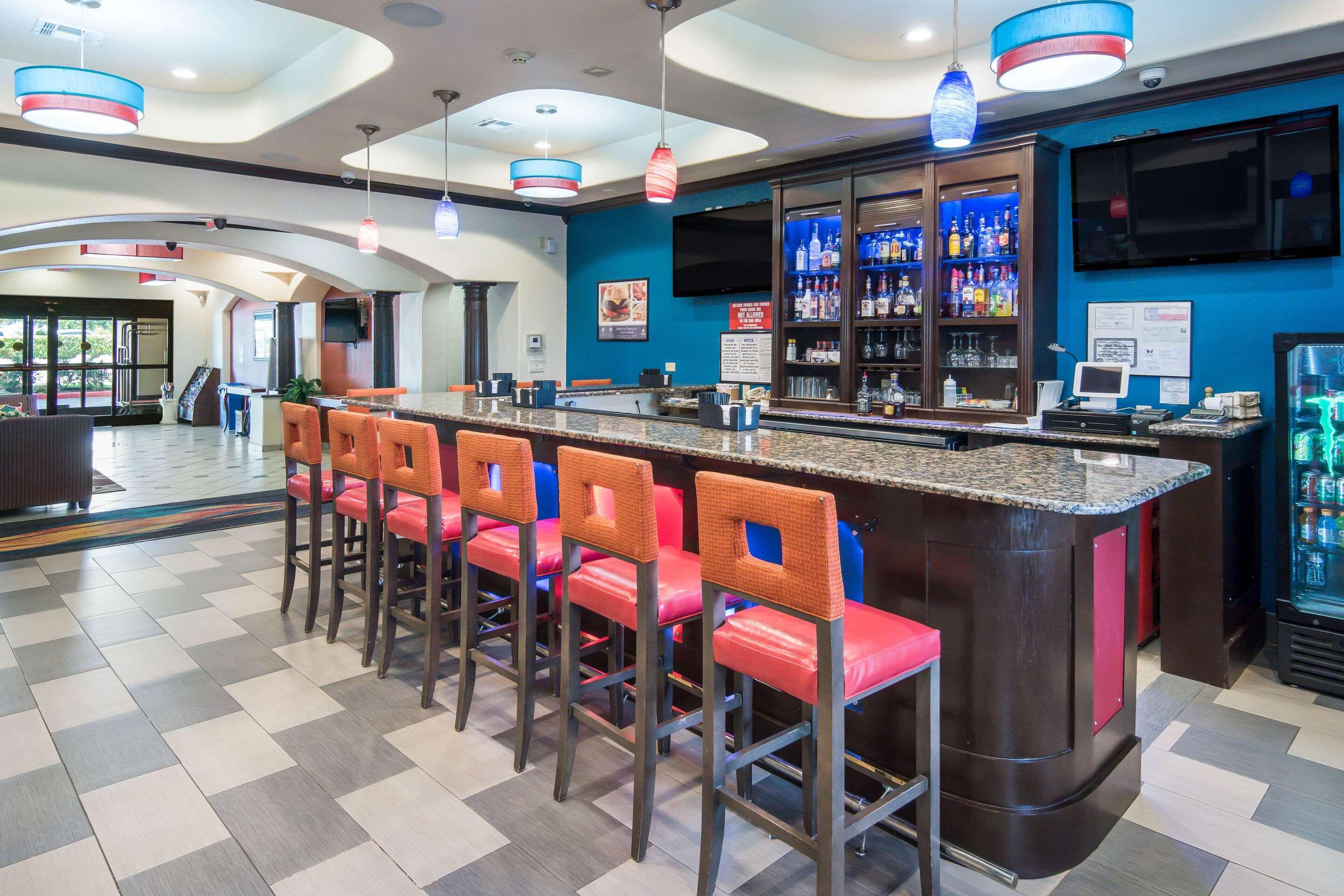 Clarion Inn & Suites Weatherford South Exteriér fotografie