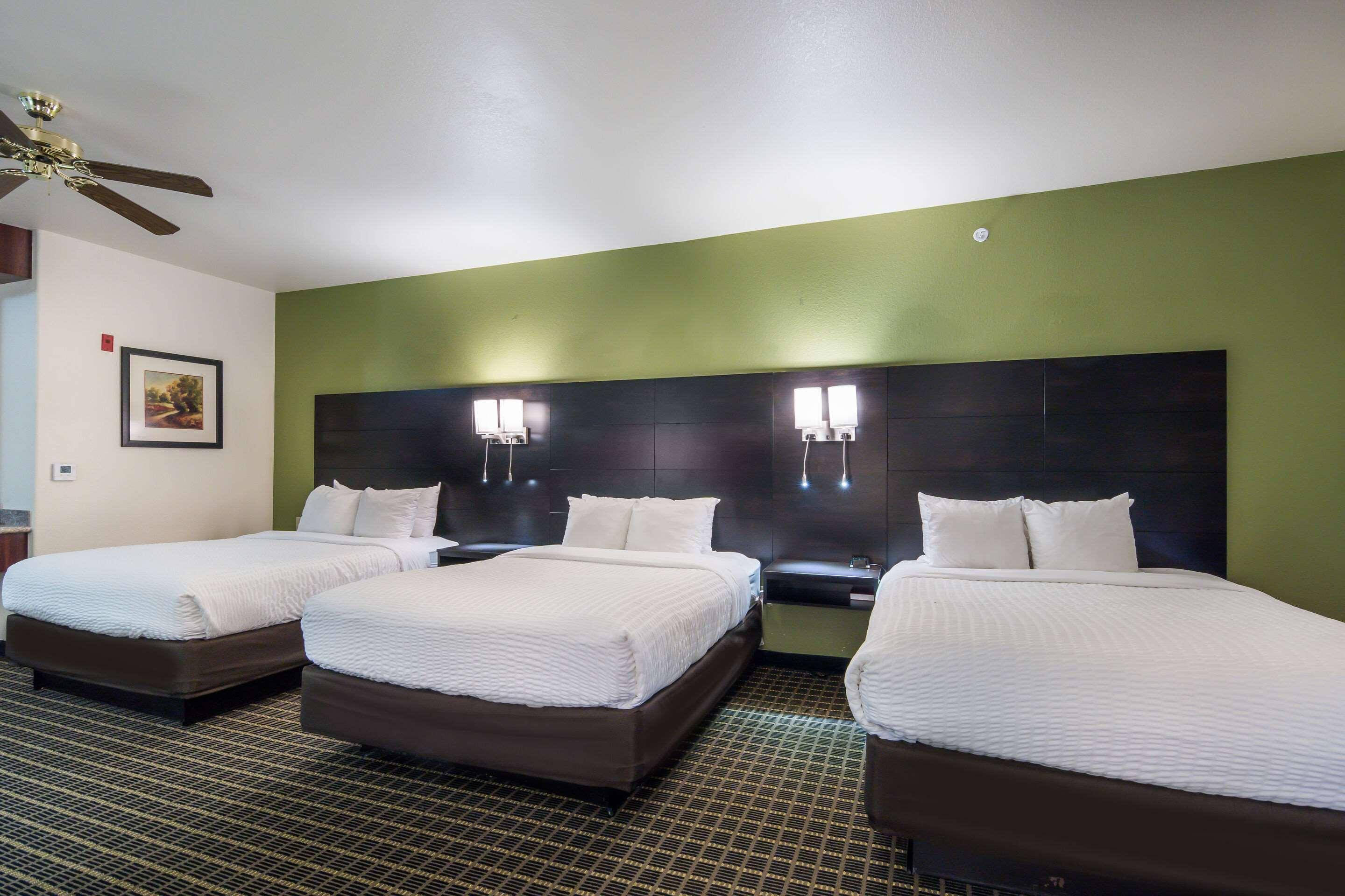 Clarion Inn & Suites Weatherford South Exteriér fotografie
