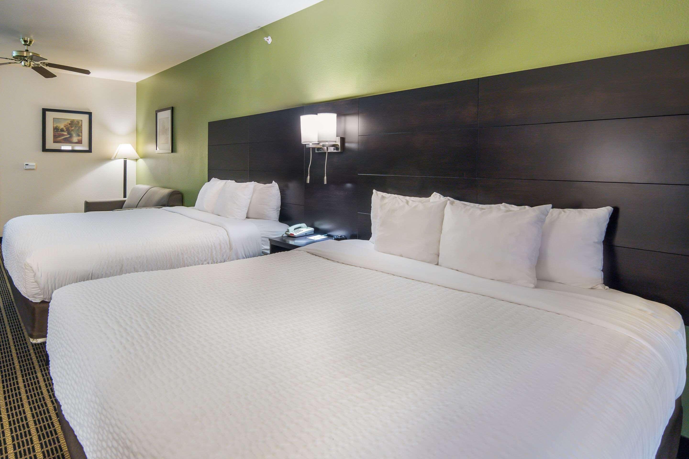 Clarion Inn & Suites Weatherford South Exteriér fotografie