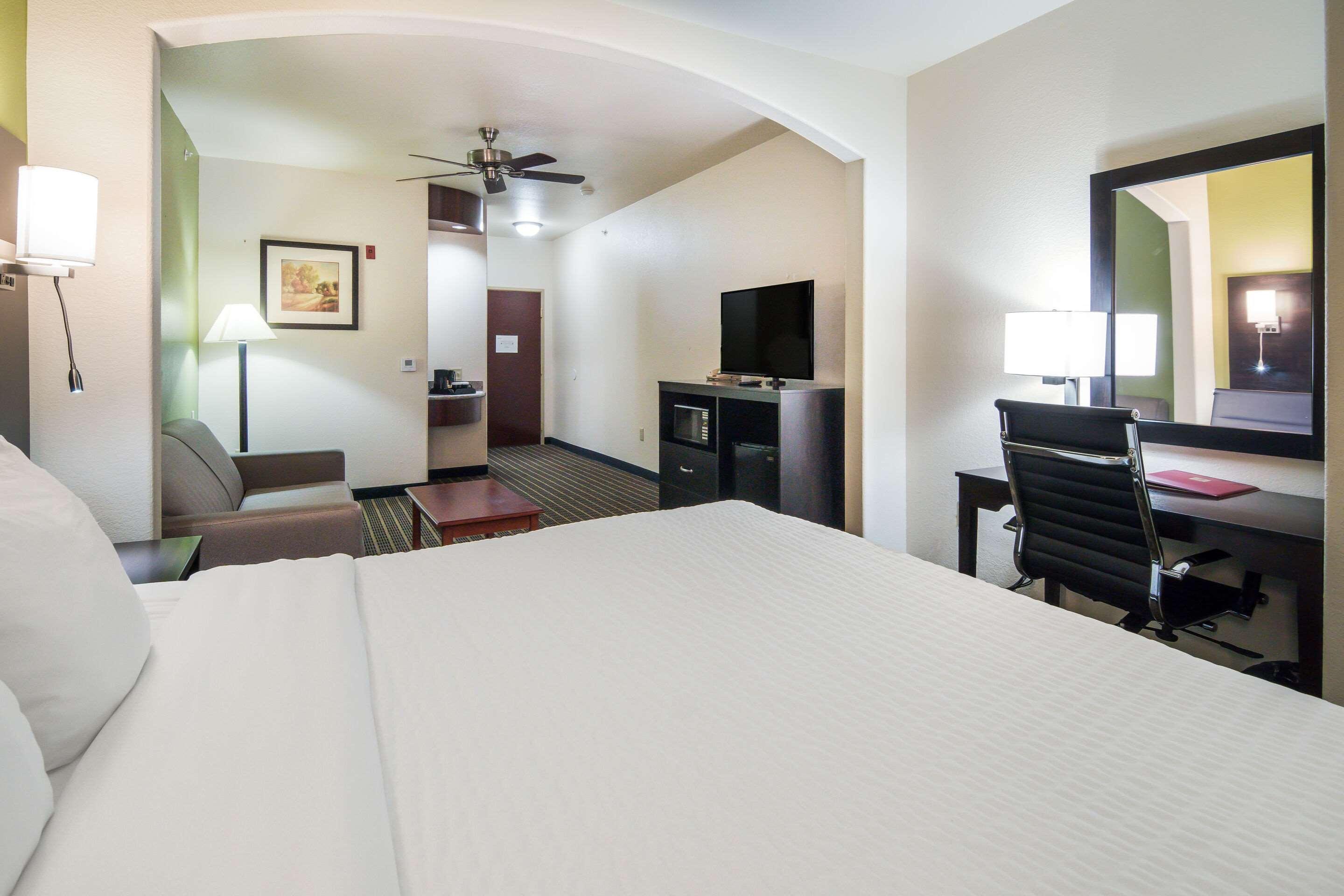 Clarion Inn & Suites Weatherford South Exteriér fotografie