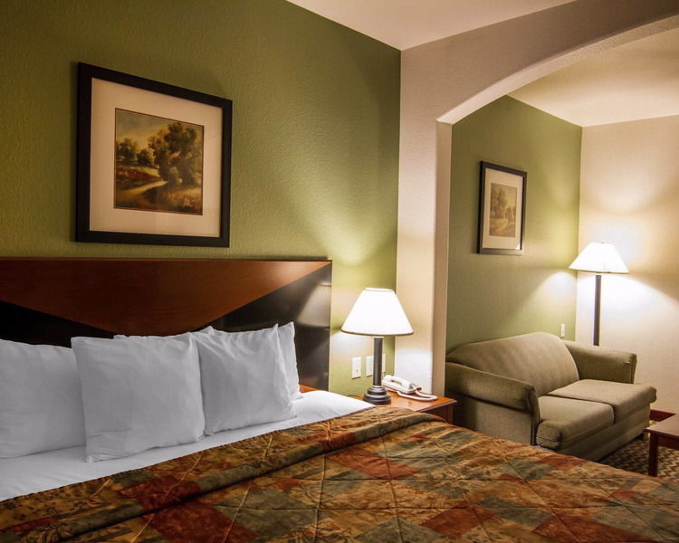 Clarion Inn & Suites Weatherford South Exteriér fotografie