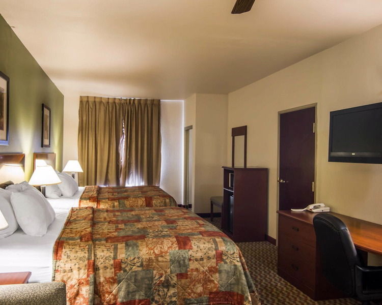 Clarion Inn & Suites Weatherford South Exteriér fotografie
