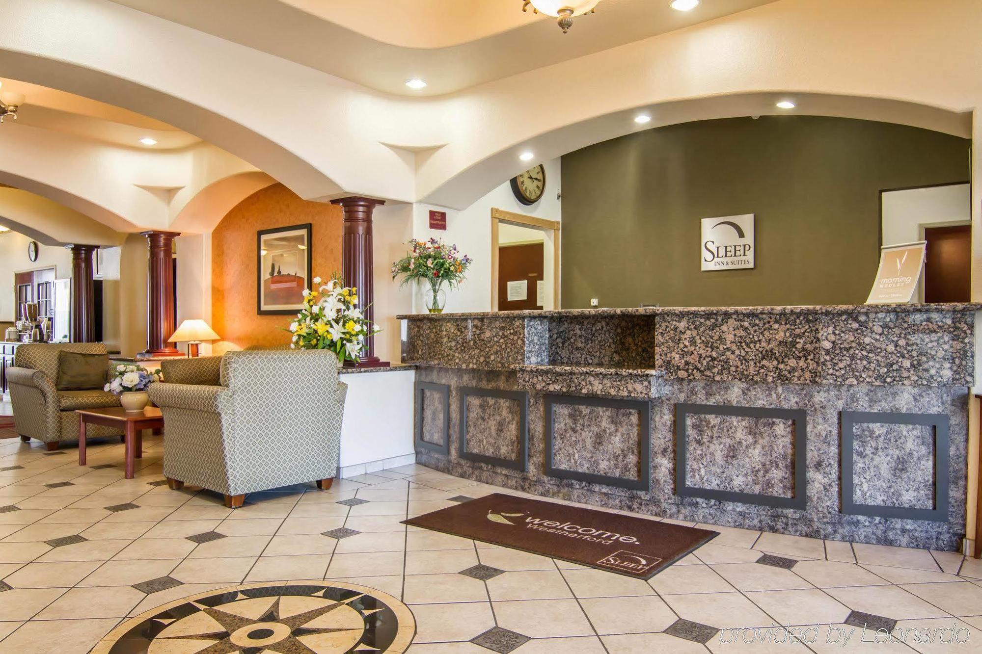 Clarion Inn & Suites Weatherford South Exteriér fotografie